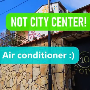 10 Coins & Tours Hostel
